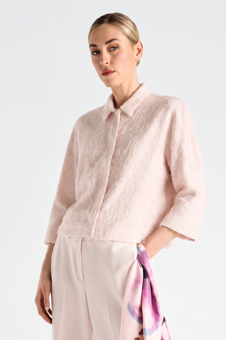 Veste-chemisier crème effilochée et brillante manche trois-quarts