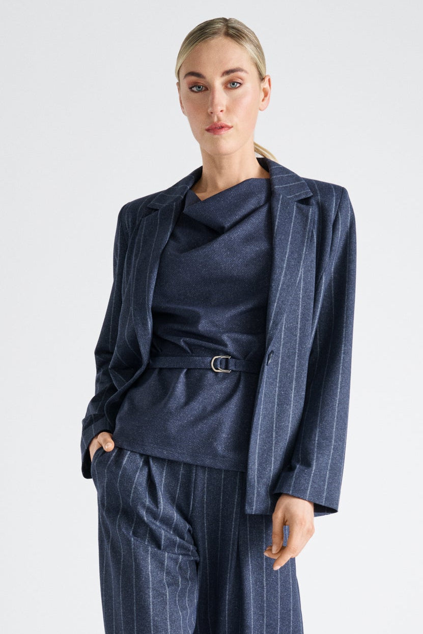 Blazer bleu à ligne fine
