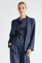 Blazer bleu à ligne fine