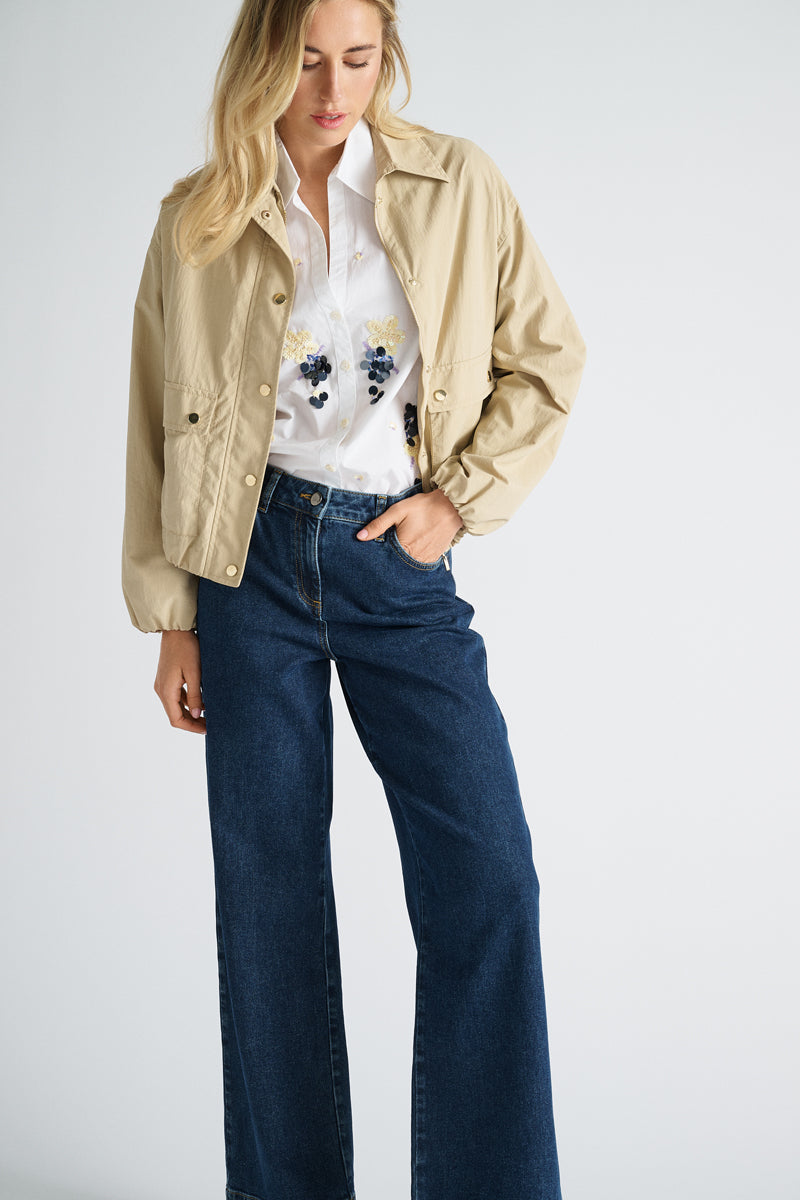 EN EXCLUSIVITÉ DANS NOS CONCEPT STORES: Blouson de sport beige