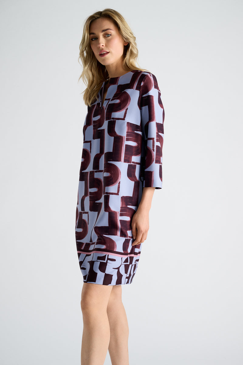 Lichtblauwe kleedje met bordeaux print