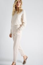 Ecru broek 7/8 lengte in comfortstof met rekker achteraan de taille
