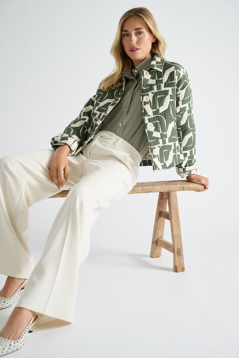 Veste courte verte et écru coupe ample