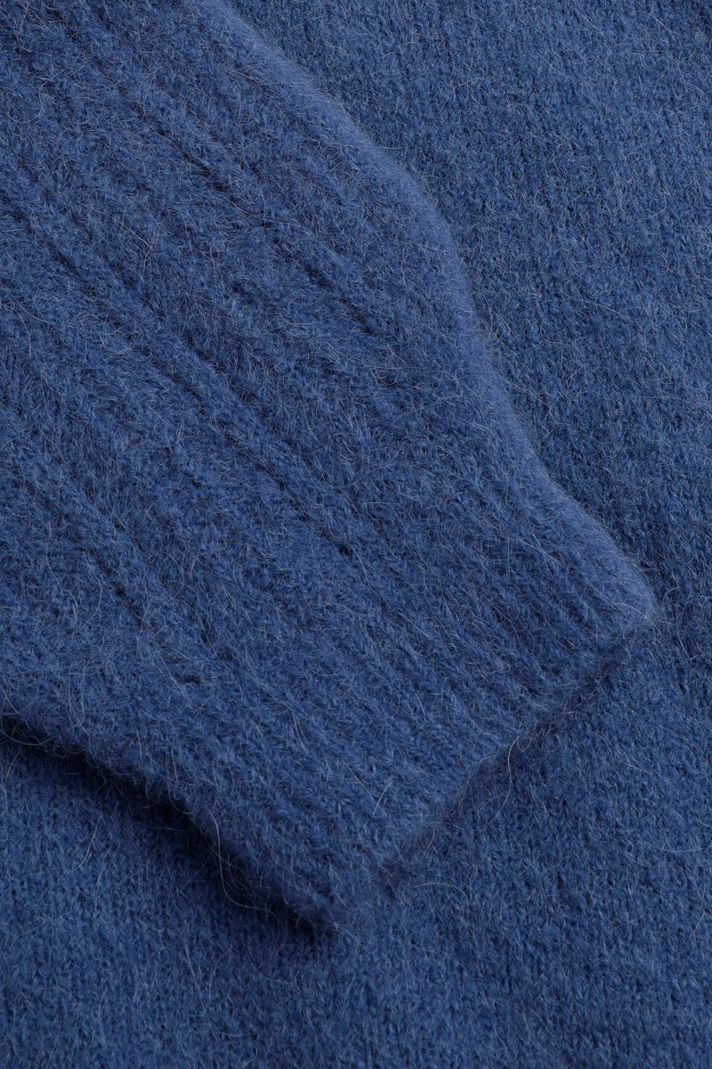 Pull bleu à col rond en alpaga