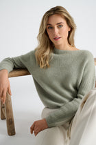 Olijfkleurige pull met ronde hals in alpaca