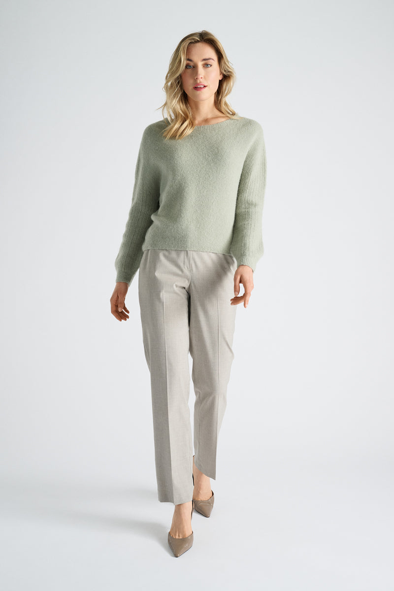 Olijfkleurige pull met ronde hals in alpaca