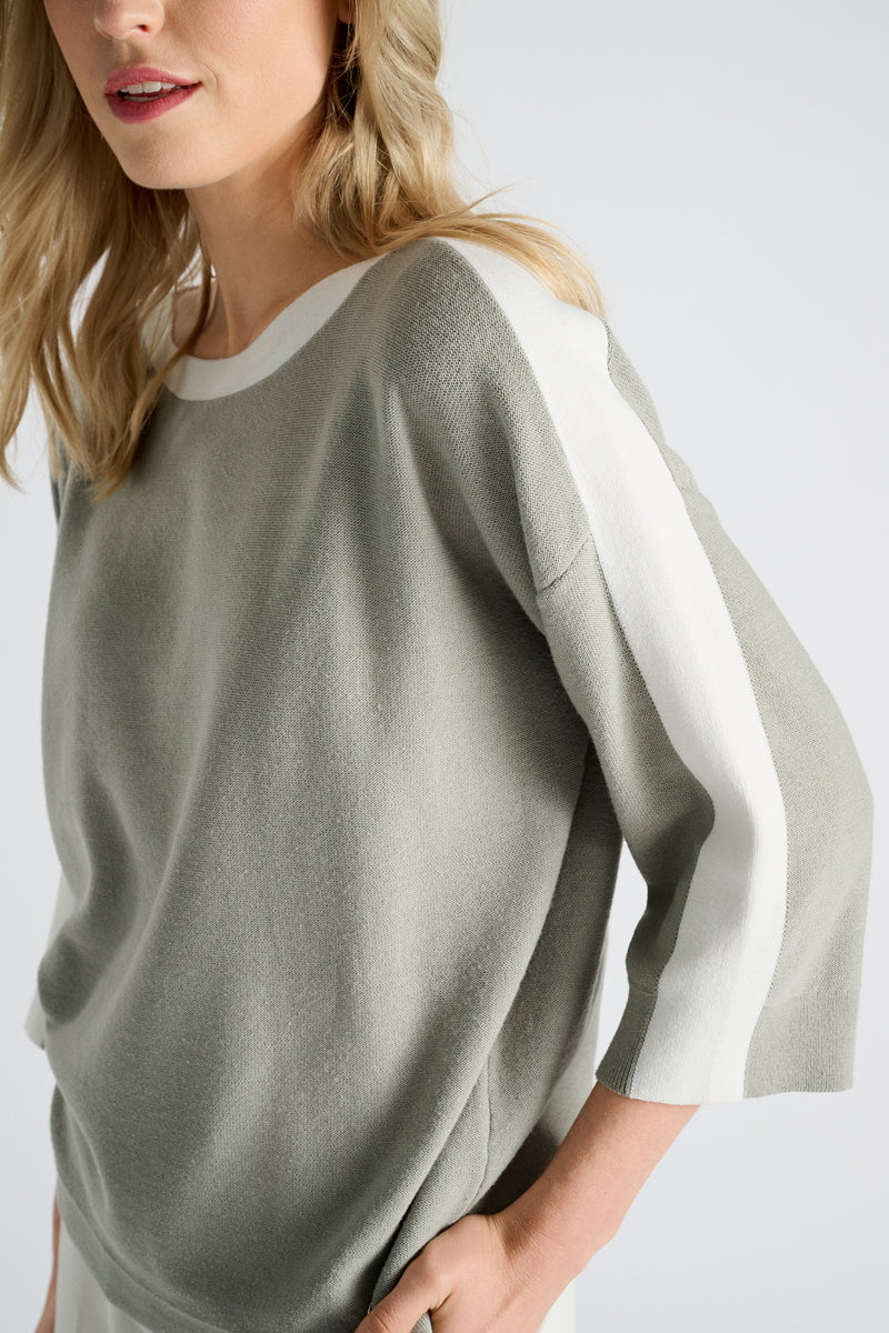 Pull col bateau couleur olive avec bordures écrues