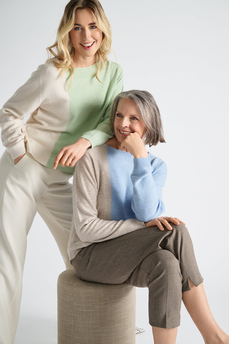 Pull bicolor met verticale streep in mintgroen en ecru