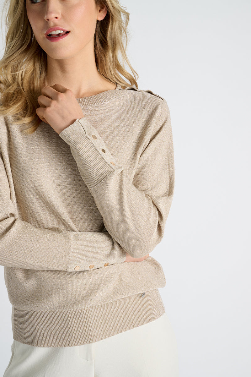 Goudkleurige trui met een vleugje lurex en lange mouwen