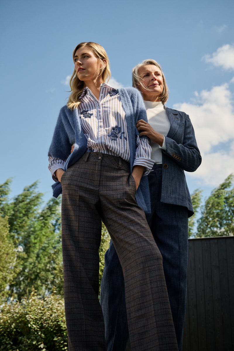 Broek met ruiten en rechte pijpen