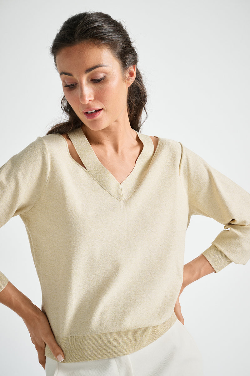 Pull écru à col en V