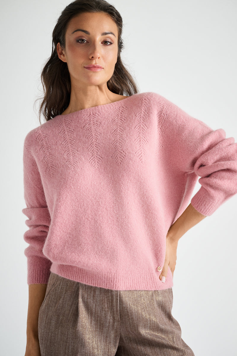 Roze pull met fijne details in alpaca