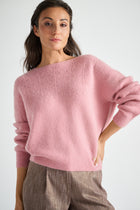 Roze pull met fijne details in alpaca
