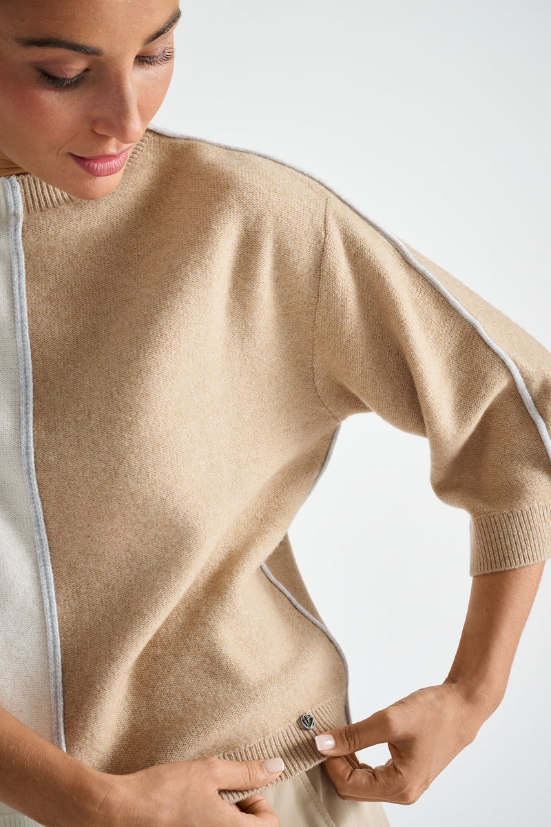 Pull bicolor met verticale streep in camel en crème