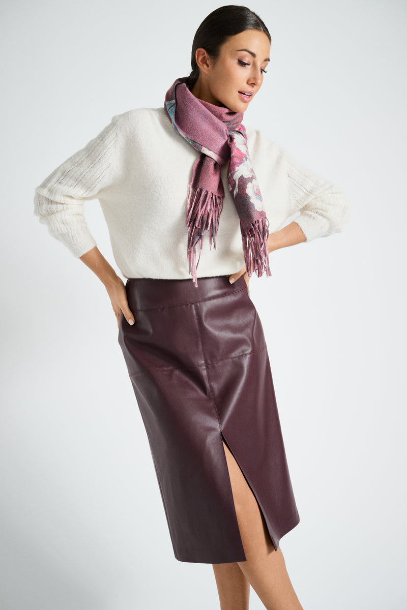 Bordeaux rok in zachte lederlook stof