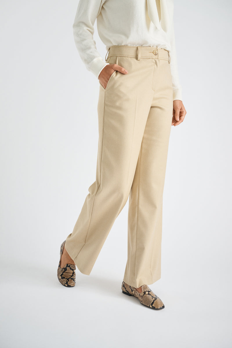 Rechte beige lange broek met zakken