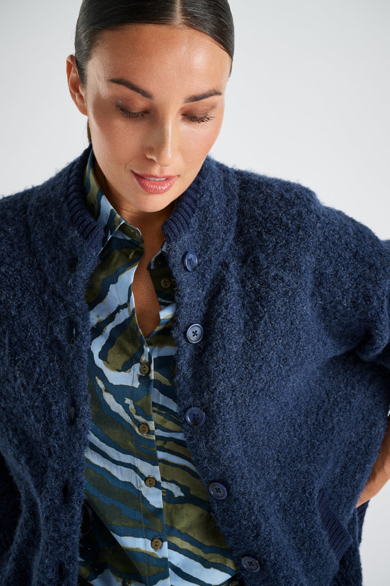 Bloes met grafische print in groen en blauw