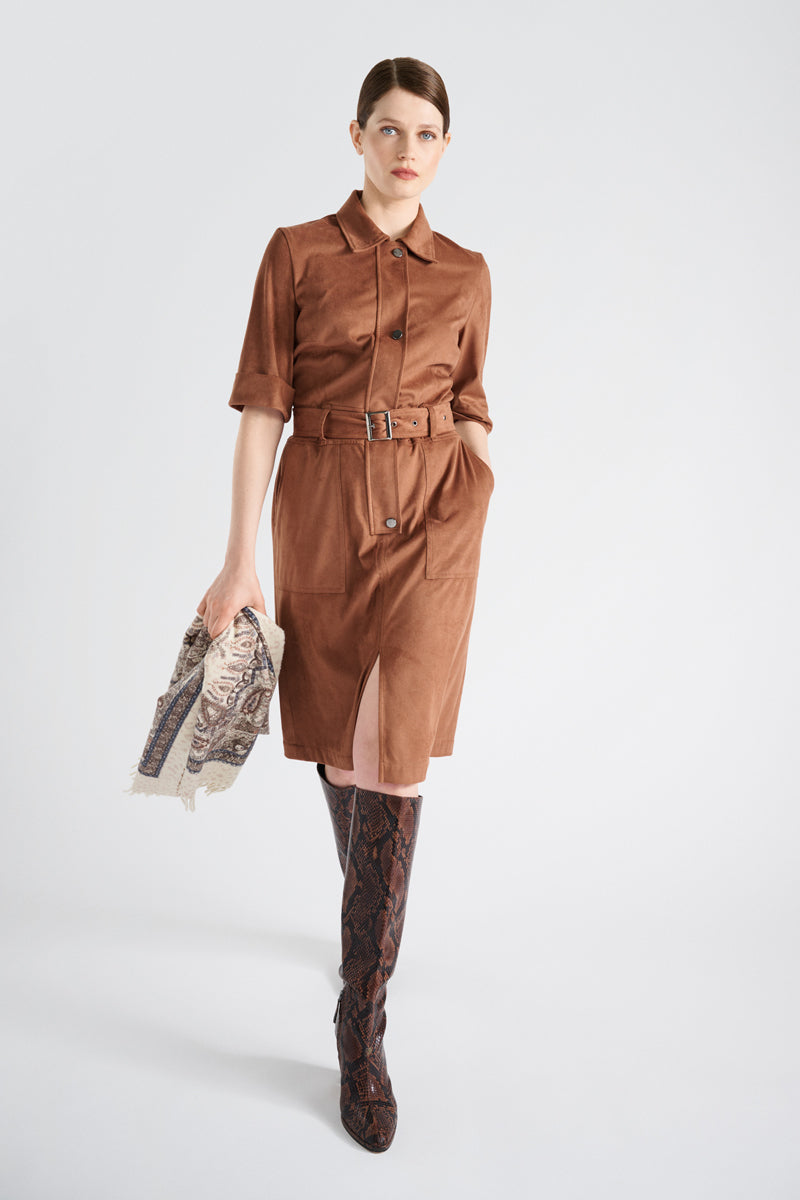 Robe chemisier ceinturée en faux suède