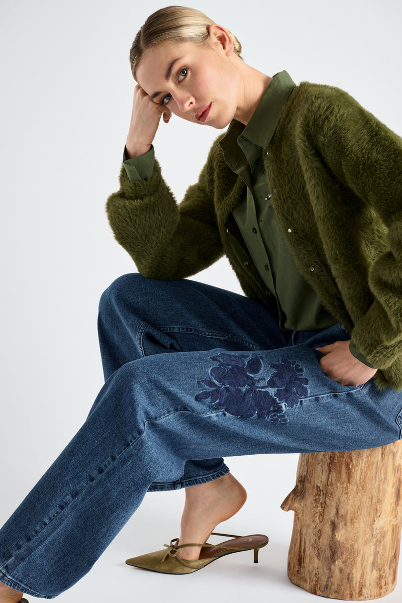 Wijde jeans met geborduurde bloem