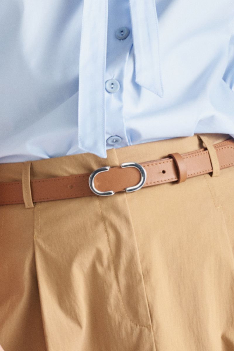 Bruine lederen riem met gouden gesp