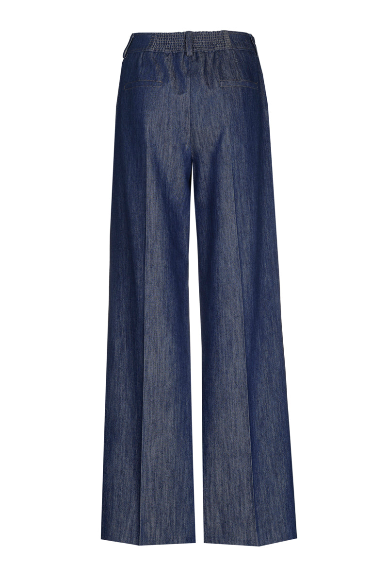 Straight long denim pants with pockets