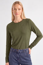 Basic t-shirt kaki met lange gefronste mouw