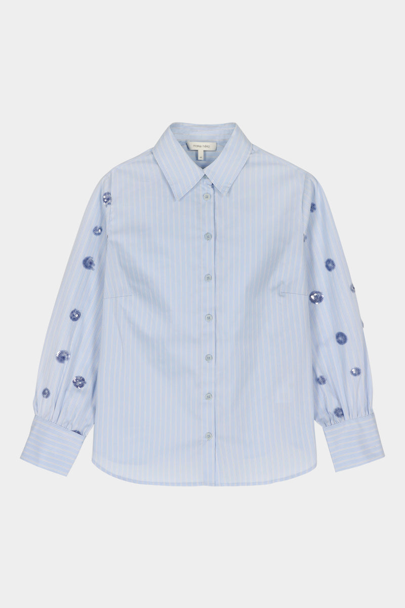 Chemisier bleu clair à fines rayures et manches originales à paillettes