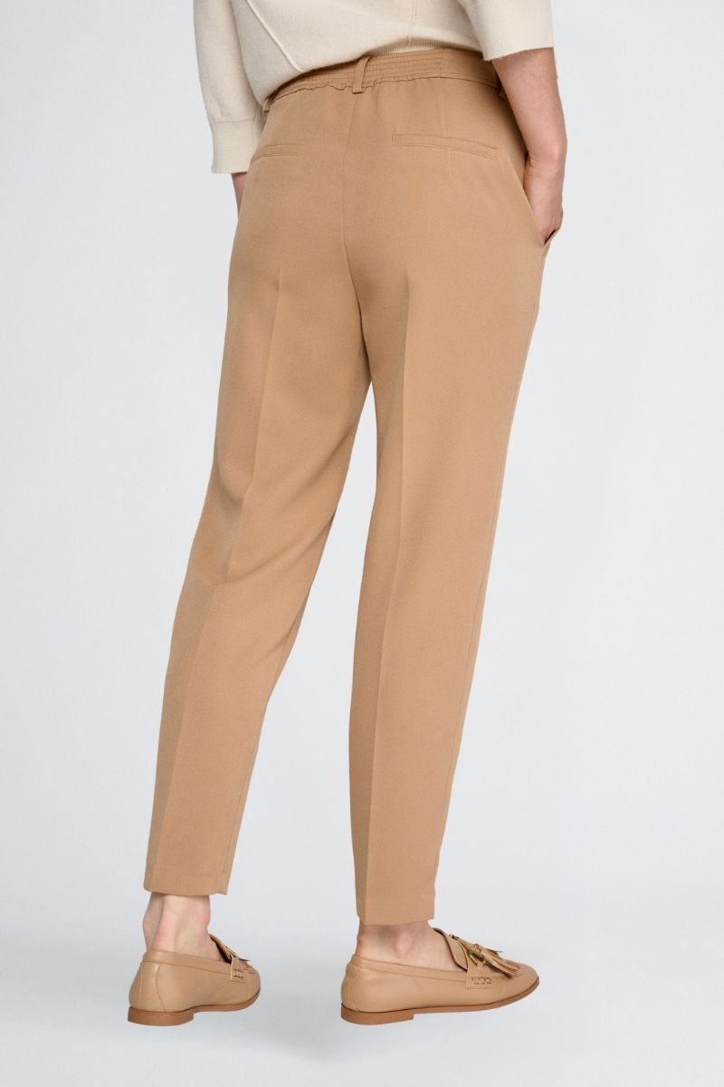 7/8 broek in camel met rits vooraan en knoopsluiting